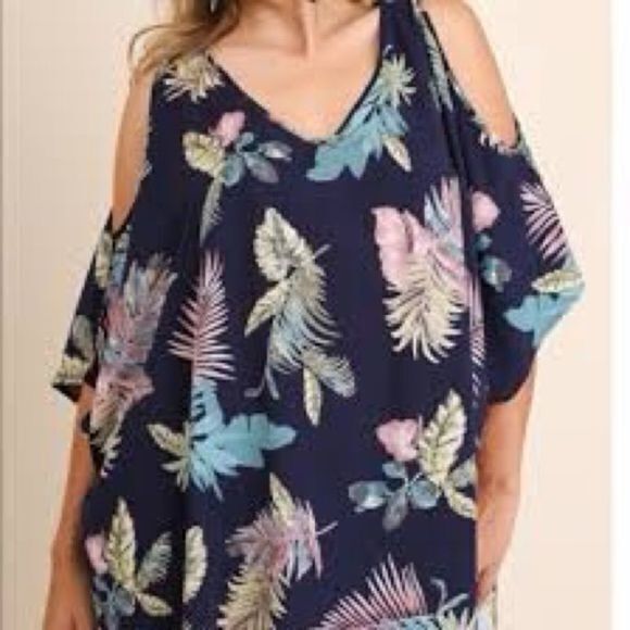 Umgee Tops - Umgee poncho style cold shoulder tropical top medium